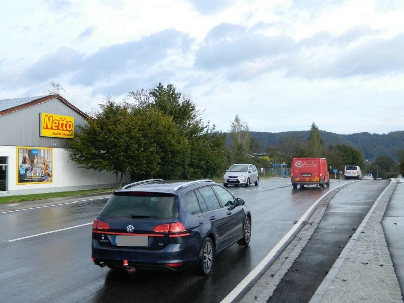 Moritz-Brüll-Str.   2/Si. Burghauser Str. Netto