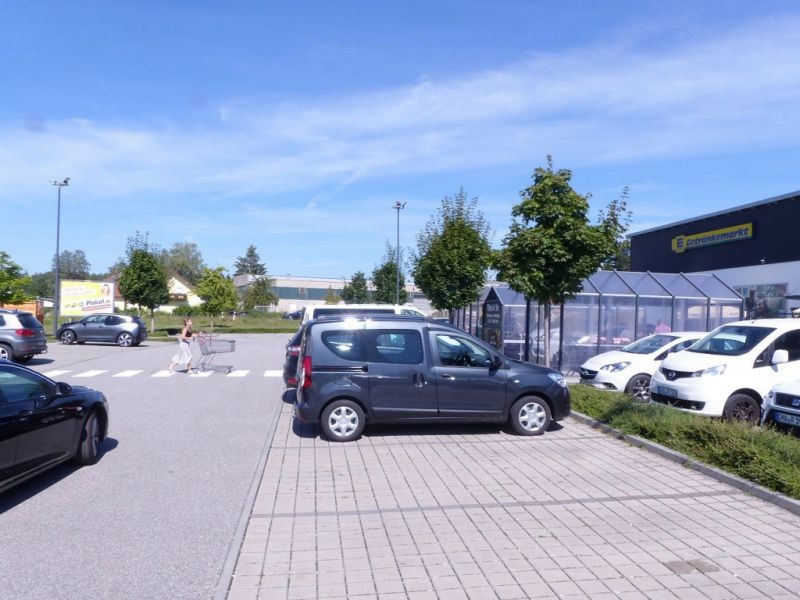 Industriestr.  11/Si. Eing. Edeka