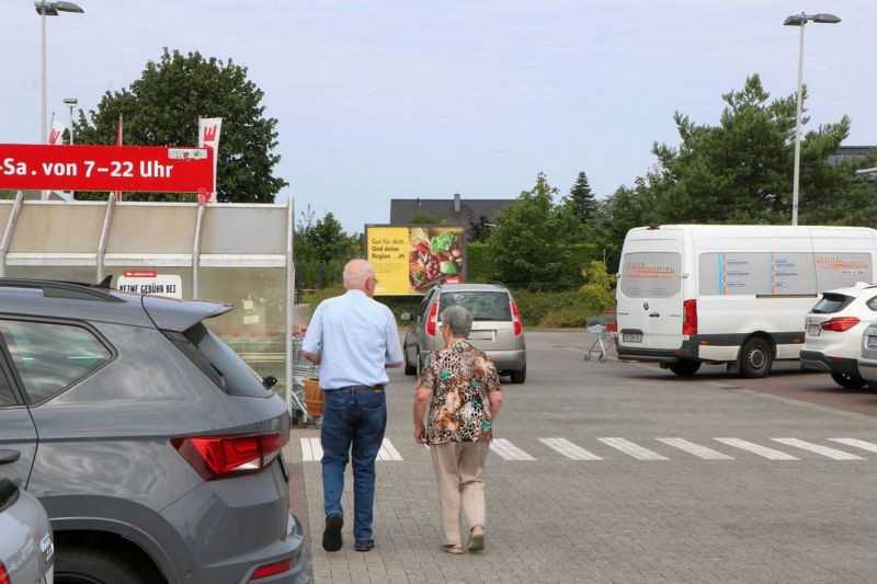 Braunschweiger Str.  48/REWE PP/Sto. 2