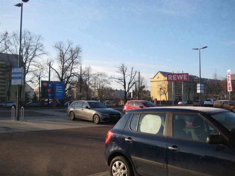 Frau-von-Selmitz-Str.   4/REWE PP/Sto. 2