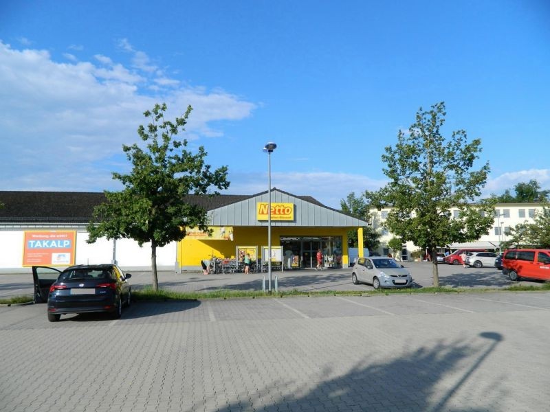 Augsburger Str.  70 li. neb. Eing./Netto
