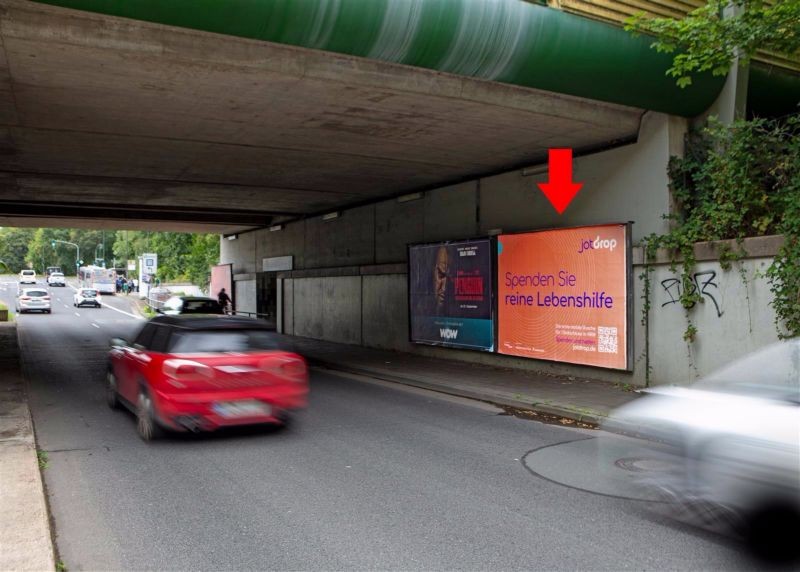 Hellerhofweg, Ufg.,re. neb. Eing. S-Bf,1. Sto.