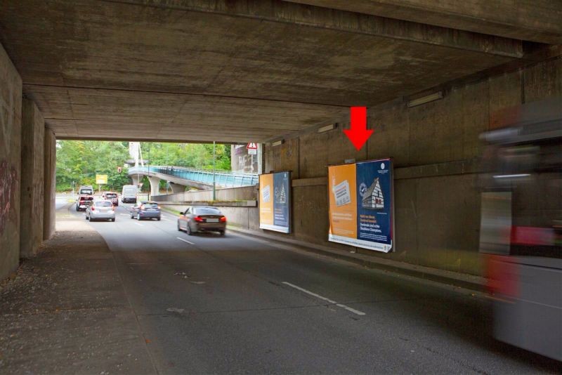 Hellerhofweg, Ufg.,geg. Eingang S-BfHellerhof