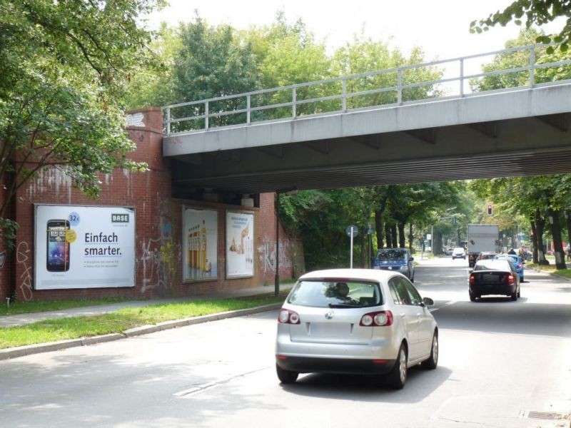 Hermsdorfer Str., Ri. Cyklopstr., li. vor Ufg.