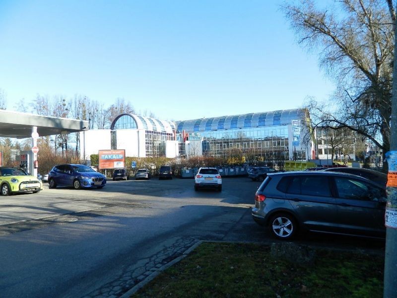 Leutstettener Str.  17 (neb. Einf. re., Edeka)