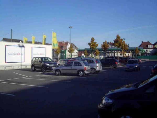 Artur-Ladebeck-Str. 83  / geg. Eing. mi.
