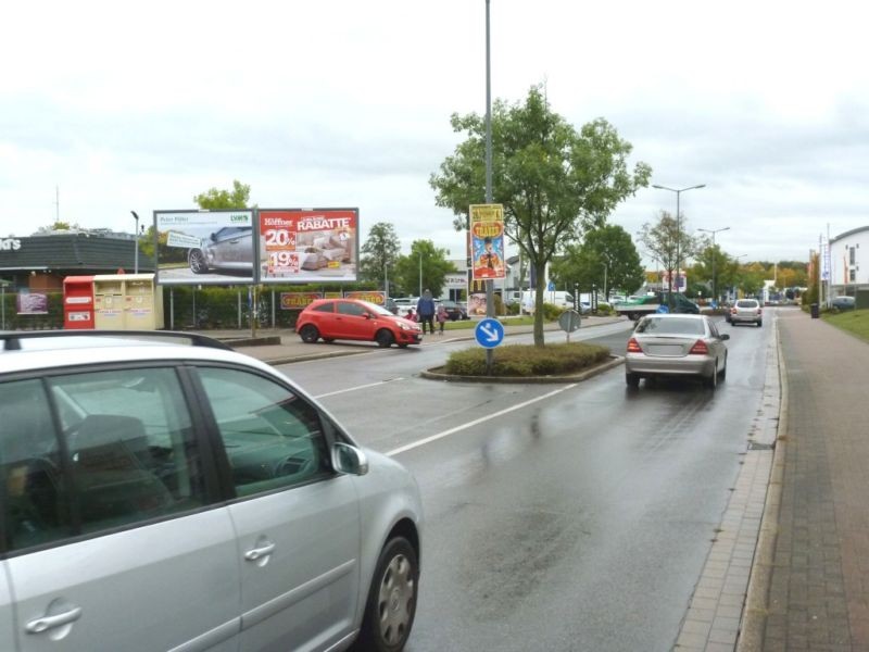 Lübecker Str.   8 li. quer neb. Mc Donald´s