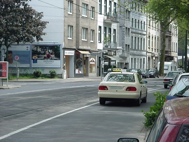 Kaiserswerther Str./Gerhard-Domagk-Str. li.quer