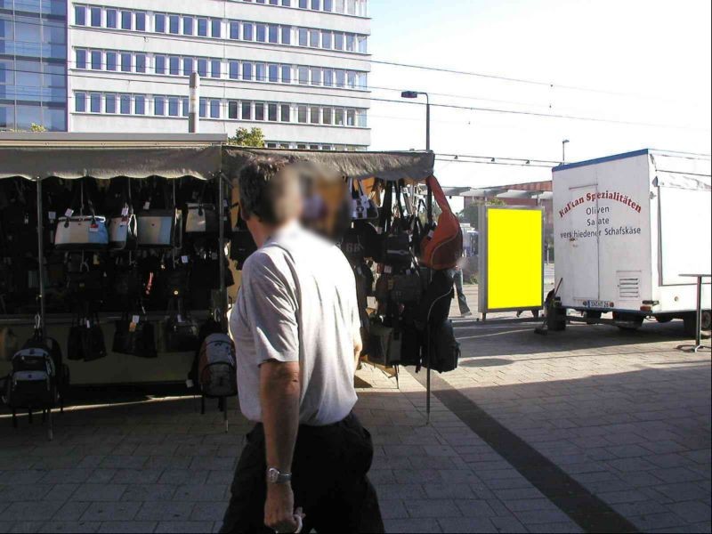 Dreescher Markt Ri.Hegelstr./Bahn/FGU/Sicht Gebäud