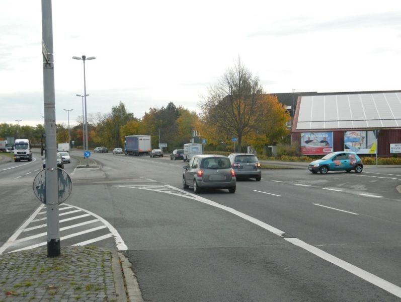 Ernst-Böhme-Str.  15 re. quer