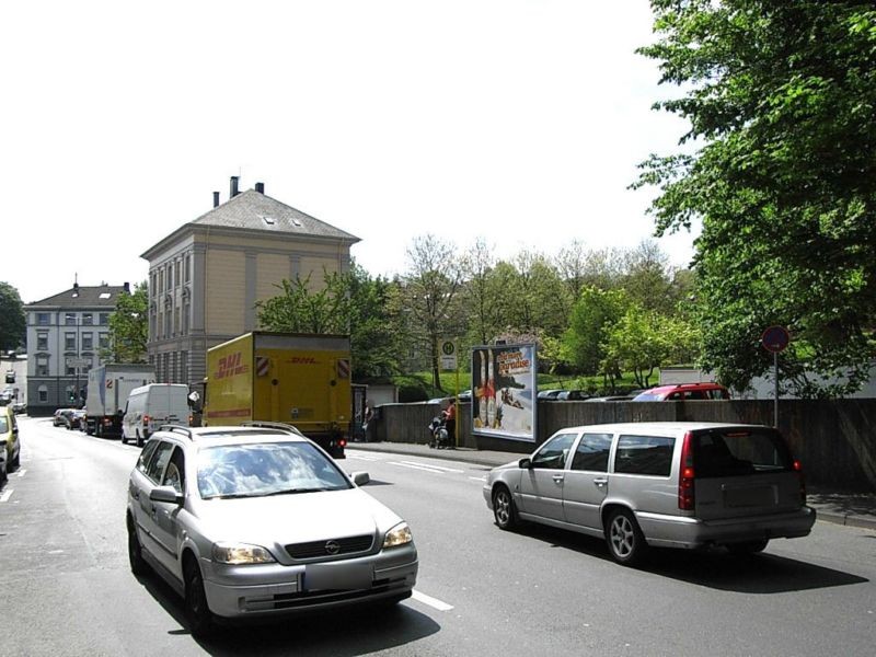 Schönebecker Str.   7 re. neb. HST