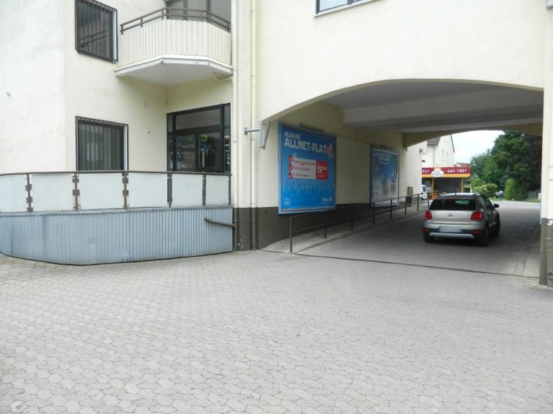 Waldstr. 4-6/PP Einf.li.