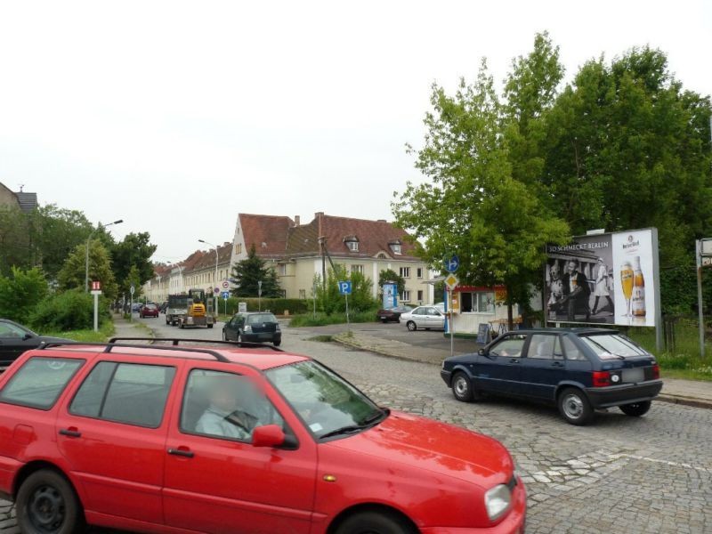 Fellerstr. Ri. Zentrum li. v. Bahnübergang