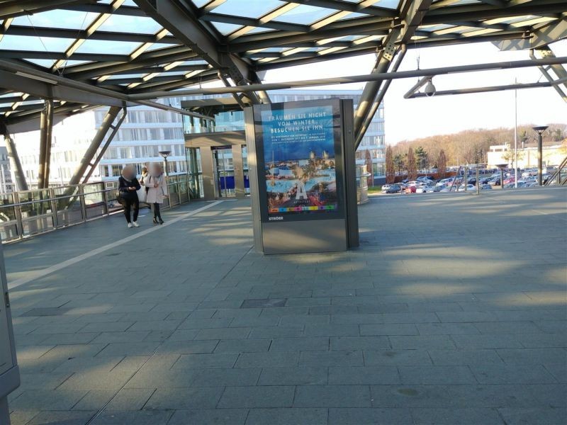 HST Messe/Ost/Halle/Aufg.zu Gleisen mi./re. 201
