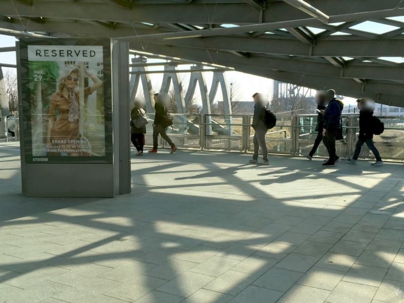 HST Messe/Ost/Halle/Aufg.zu Gleisen li./re. 201