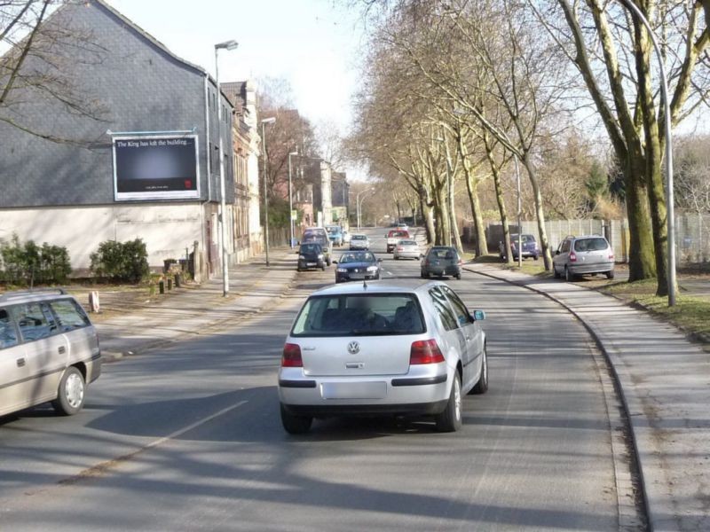 Bürgermeister-Pütz-Str. 194 li. quer