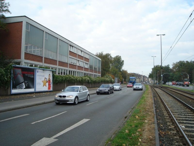 Duisburger Str./Außenmauer Grillo Werke li.