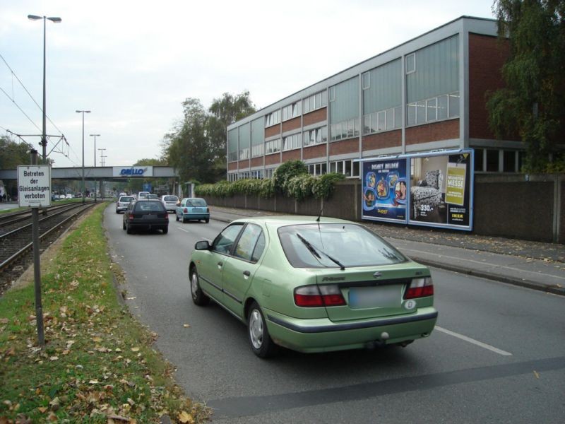 Duisburger Str./Außenmauer Grillo Werke re.