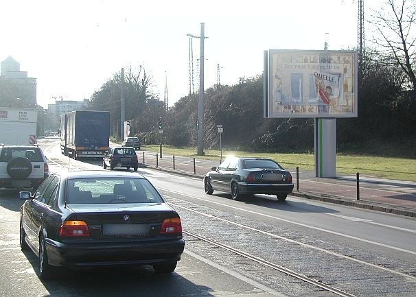 Düsseldorfer Str. neb. 2 geg. Rheintorstr./We.re.