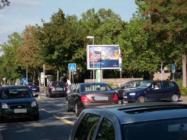 Obere Kreuzstr./Schwimmbad/We.re.