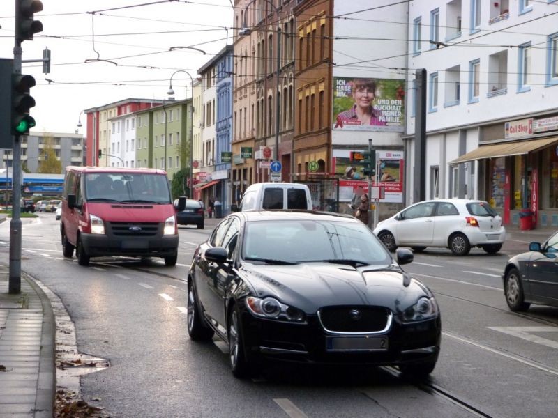 Berliner Str. 141/Steinkauler Str. oben re.quer