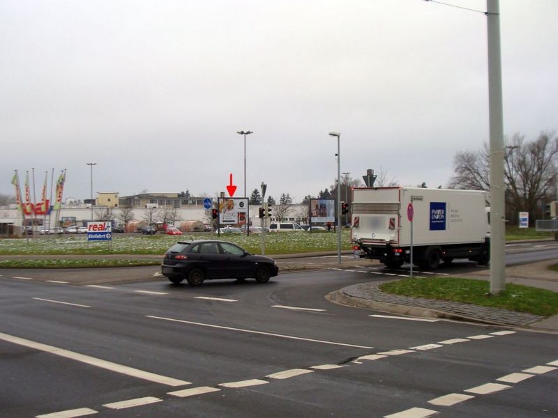 Berliner Str.  53/Moorhüttenweg li./REWE