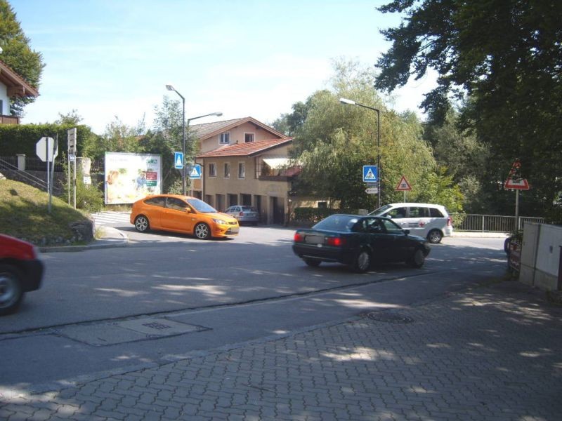 Albert-Schweitzer-Str.   9/Bergwerkstr.