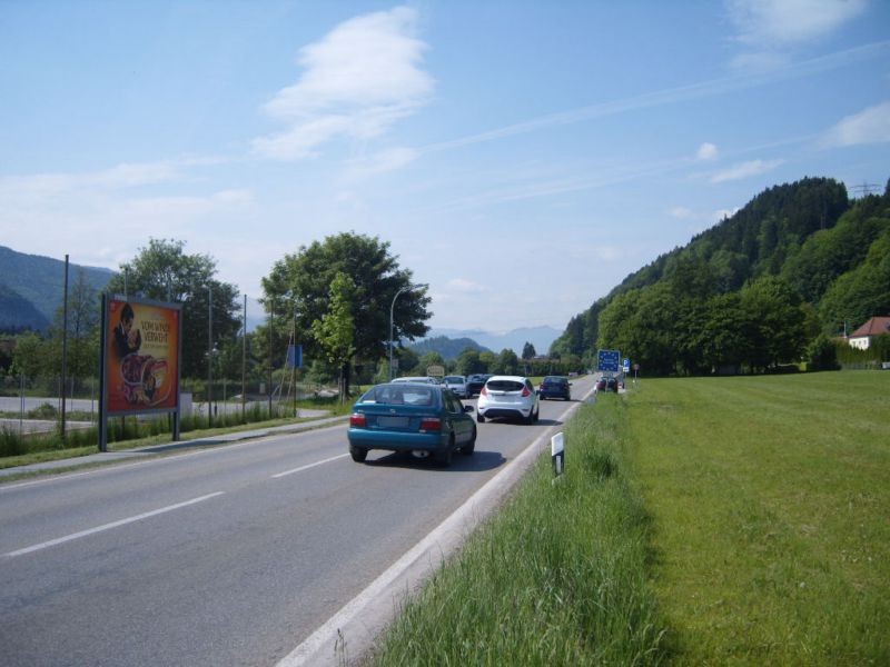 Kufsteiner Str. vor Sportplatz