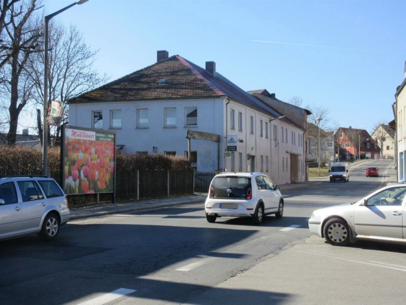 Von-Müller-Str.  31