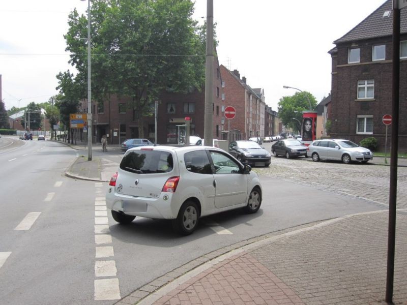 Neumühler Str.   2/Brückelstr.