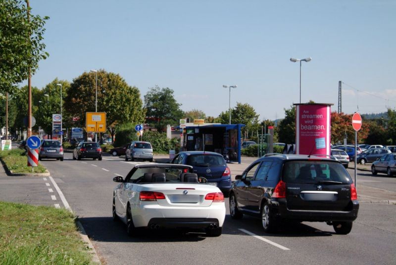 S-Bf Oberesslingen, Ulmer Str., Bf-Vorplatz