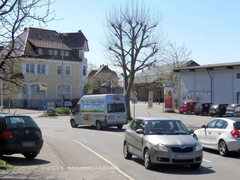 Am Bahnhof