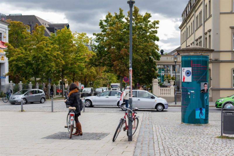 August-Baudert-Platz vor Hbf. li.