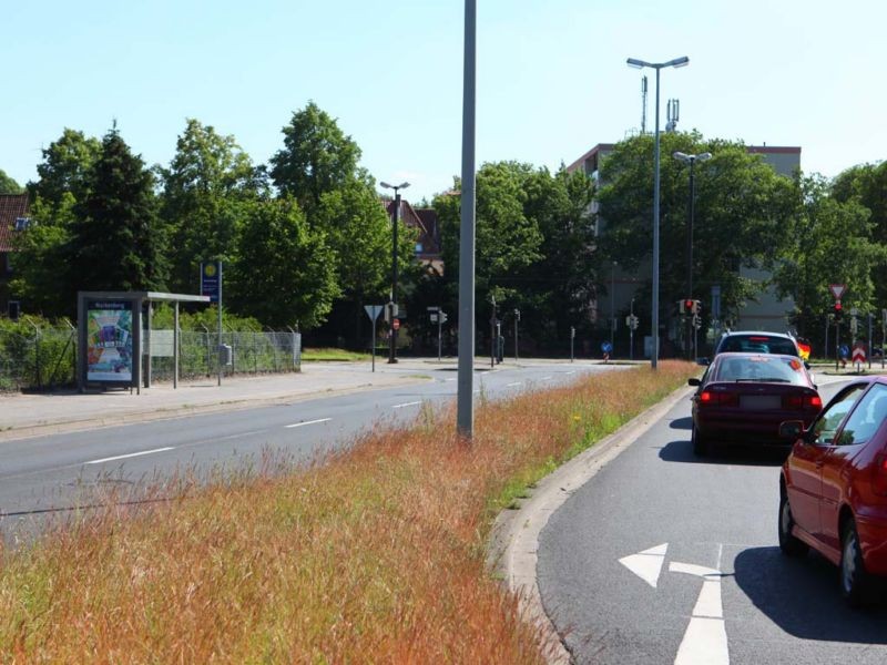 Karl-Wiechert-Allee/Kirchröder Str. außen