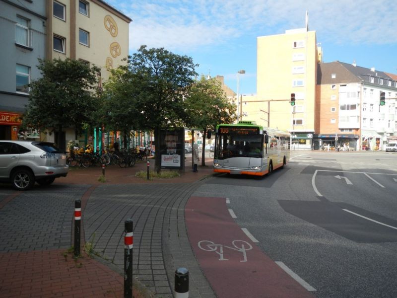 Vahrenwalder Platz/Kriegerstr. außen