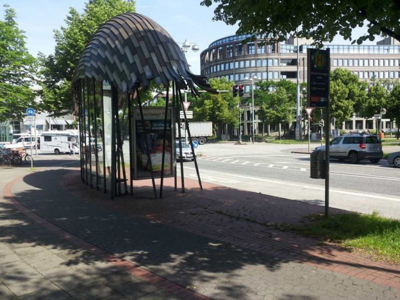 Braunschweiger Platz/BUSSTOP aussen