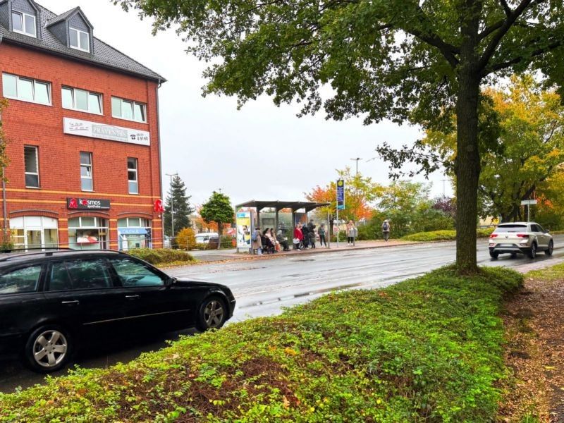 Berenbosteler Str. geg. Rathaus links außen