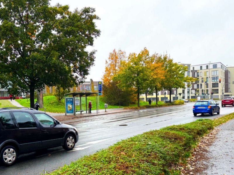 Berenbosteler Str./Rathaus außen