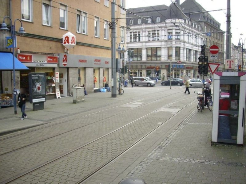 Kaiser-Friedrich-Str. 2/Weseler Str./Si. Gleise