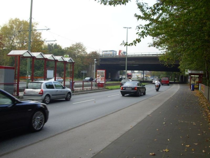 Neumühler Str./Theodor-Heuss-Str./Ri. Dinslaken/VS