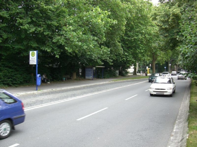 Ruhrallee geg. 138/Ahrfeldstr./We.li.