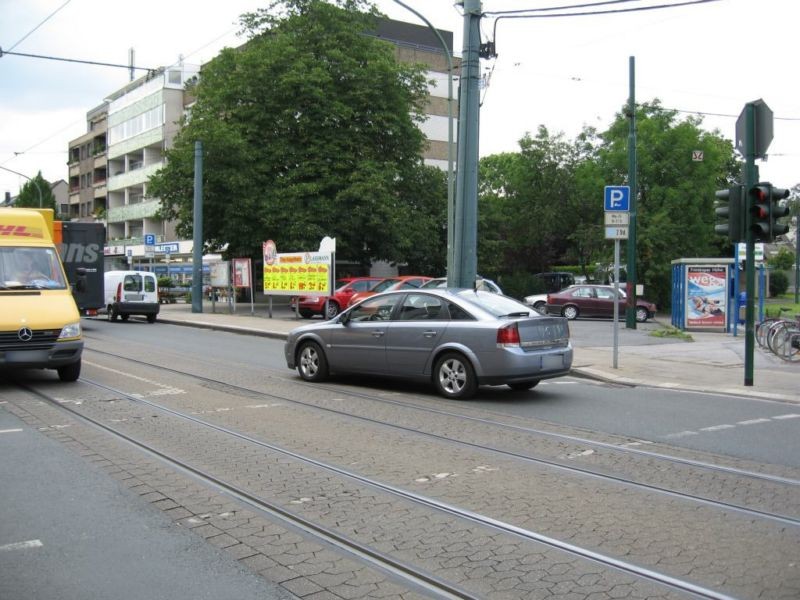 Frintroper Str. 441/Strab.-Schleife/außen