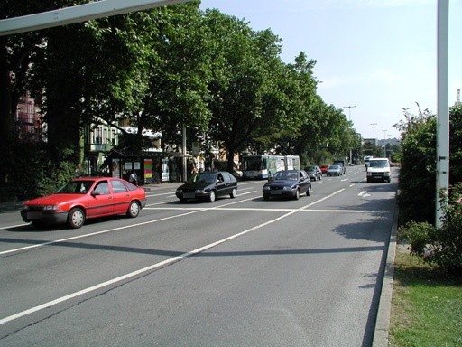 Bundesallee/vor Aue 94 geg. Schule li.