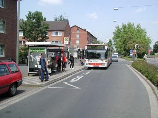 Römerstr./Wolkerstr./Ri. Neuss Stadthalle/We.li.