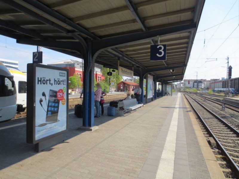 Hbf, Bstg., Gl. 3, li. Nh. Ausgang Aufzug