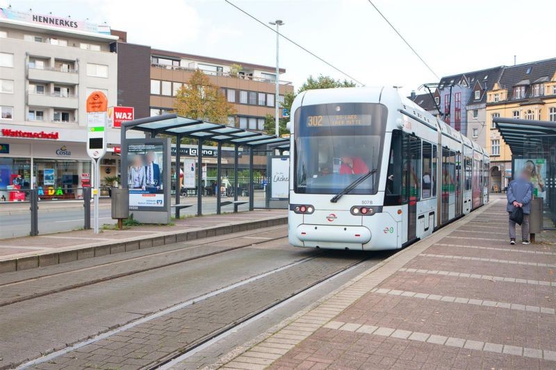 August-Bebel-Platz geg. 2c/StraBa-HST/li./We.li.