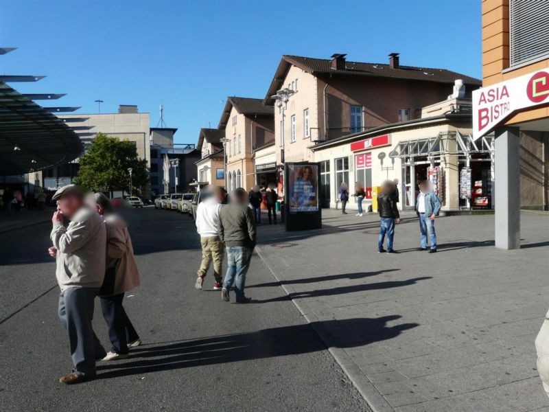 Am Bahnhof neb.  16/Si. Hindenburgstr.