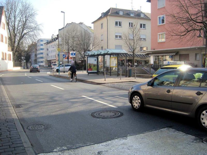 Rödelheimer Str. 3/Kirchplatz/innen