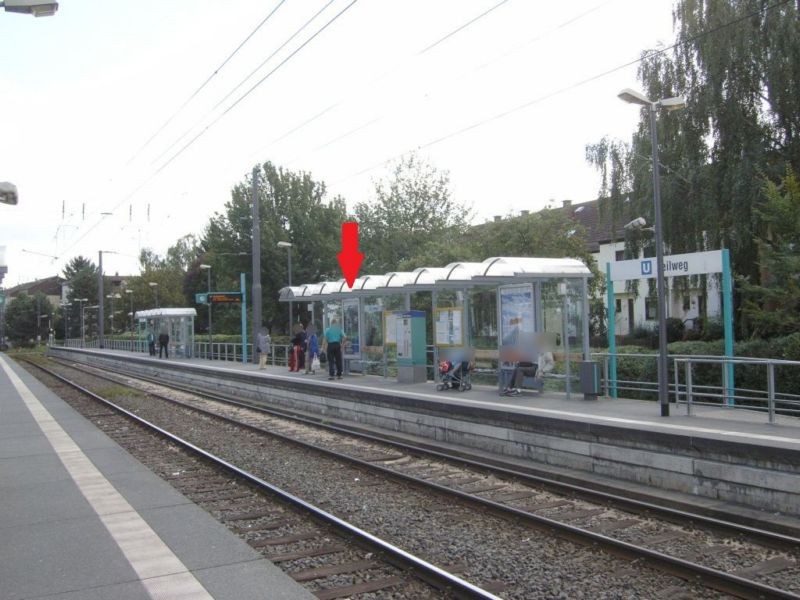 Zeilweg/U-Bf /Ri. Heddernheim/innen li.