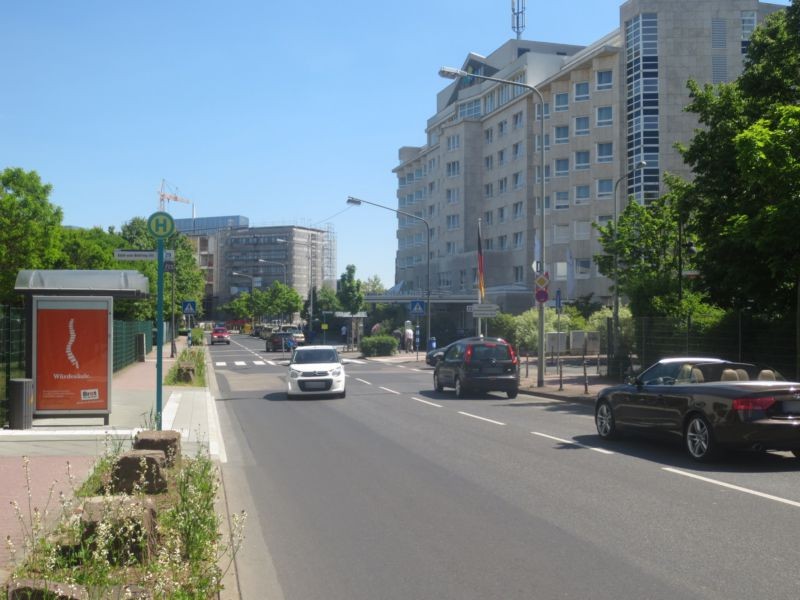 Lurgiallee geg. Emil-von-Behring-Str./außen